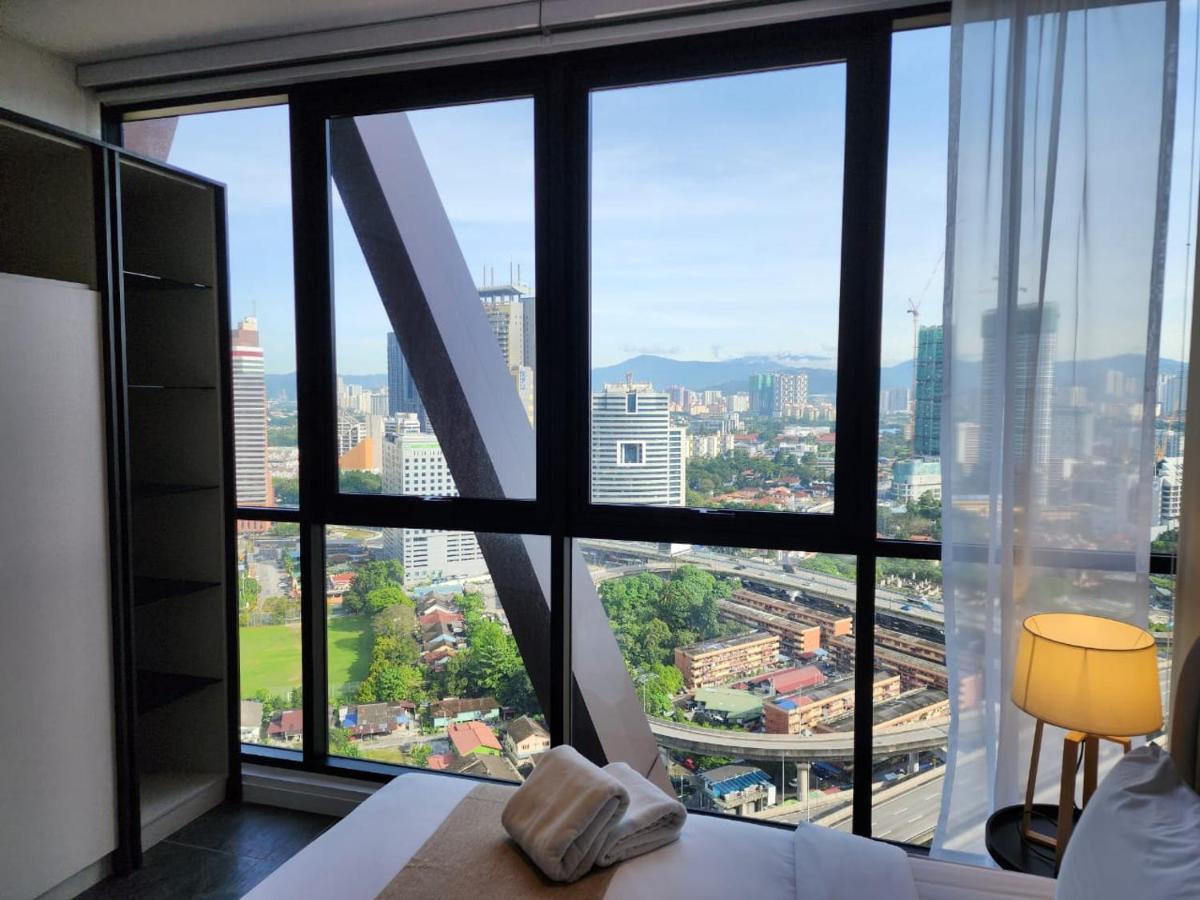Scarletz Suites Klcc By Gc Luxury Suites Куала-Лумпур Экстерьер фото