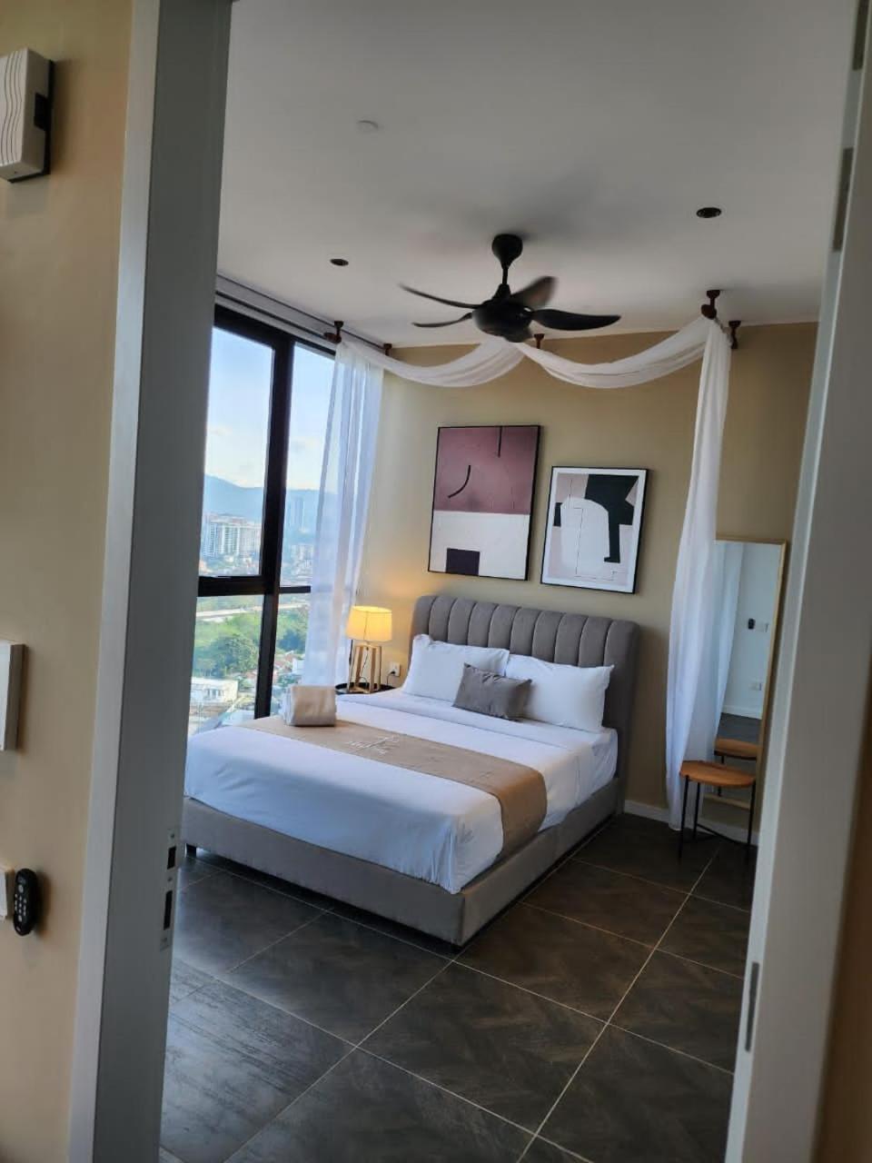 Scarletz Suites Klcc By Gc Luxury Suites Куала-Лумпур Экстерьер фото