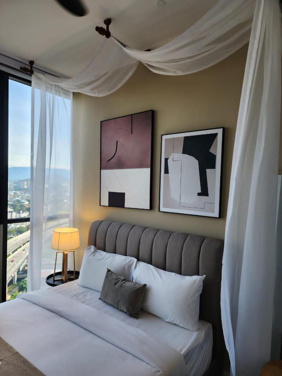 Scarletz Suites Klcc By Gc Luxury Suites Куала-Лумпур Экстерьер фото