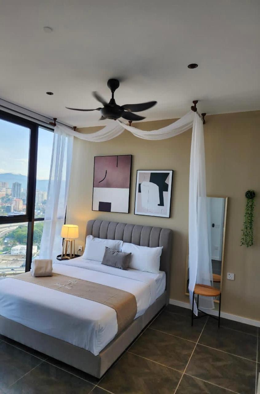 Scarletz Suites Klcc By Gc Luxury Suites Куала-Лумпур Экстерьер фото