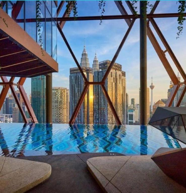 Scarletz Suites Klcc By Gc Luxury Suites Куала-Лумпур Экстерьер фото