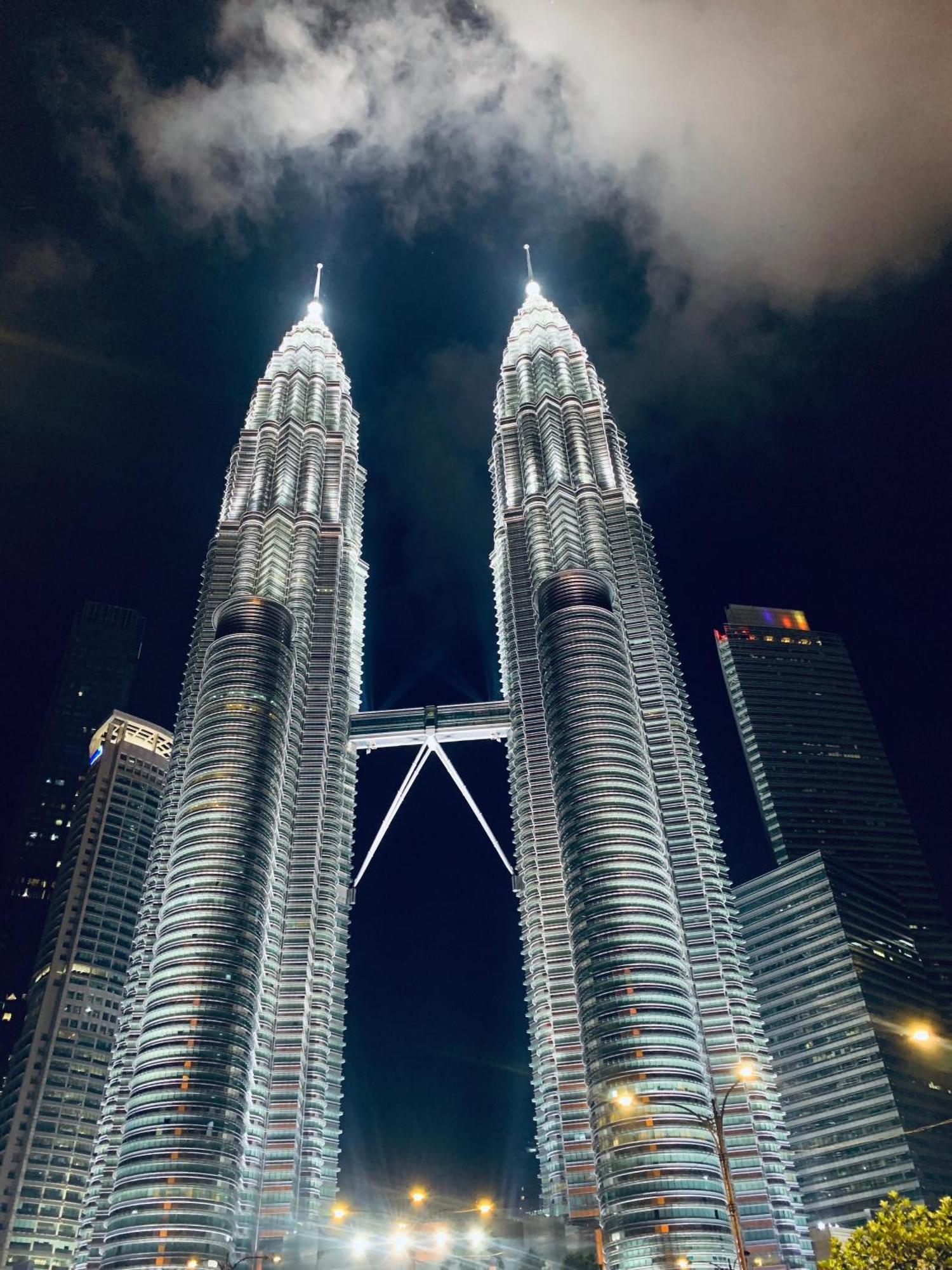 Scarletz Suites Klcc By Gc Luxury Suites Куала-Лумпур Экстерьер фото