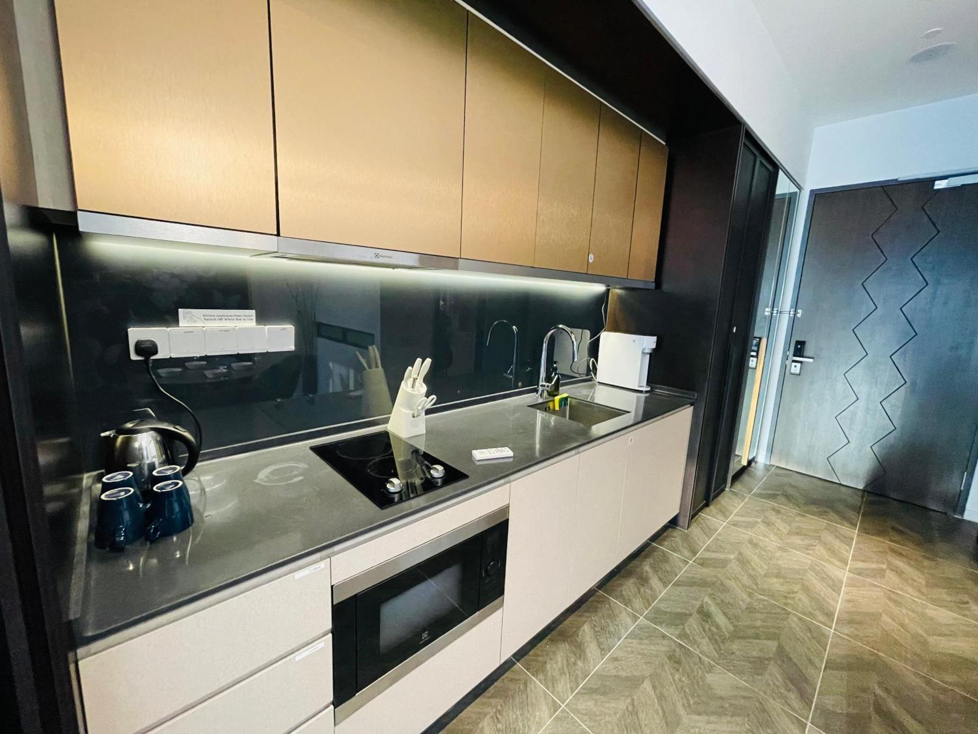 Scarletz Suites Klcc By Gc Luxury Suites Куала-Лумпур Экстерьер фото