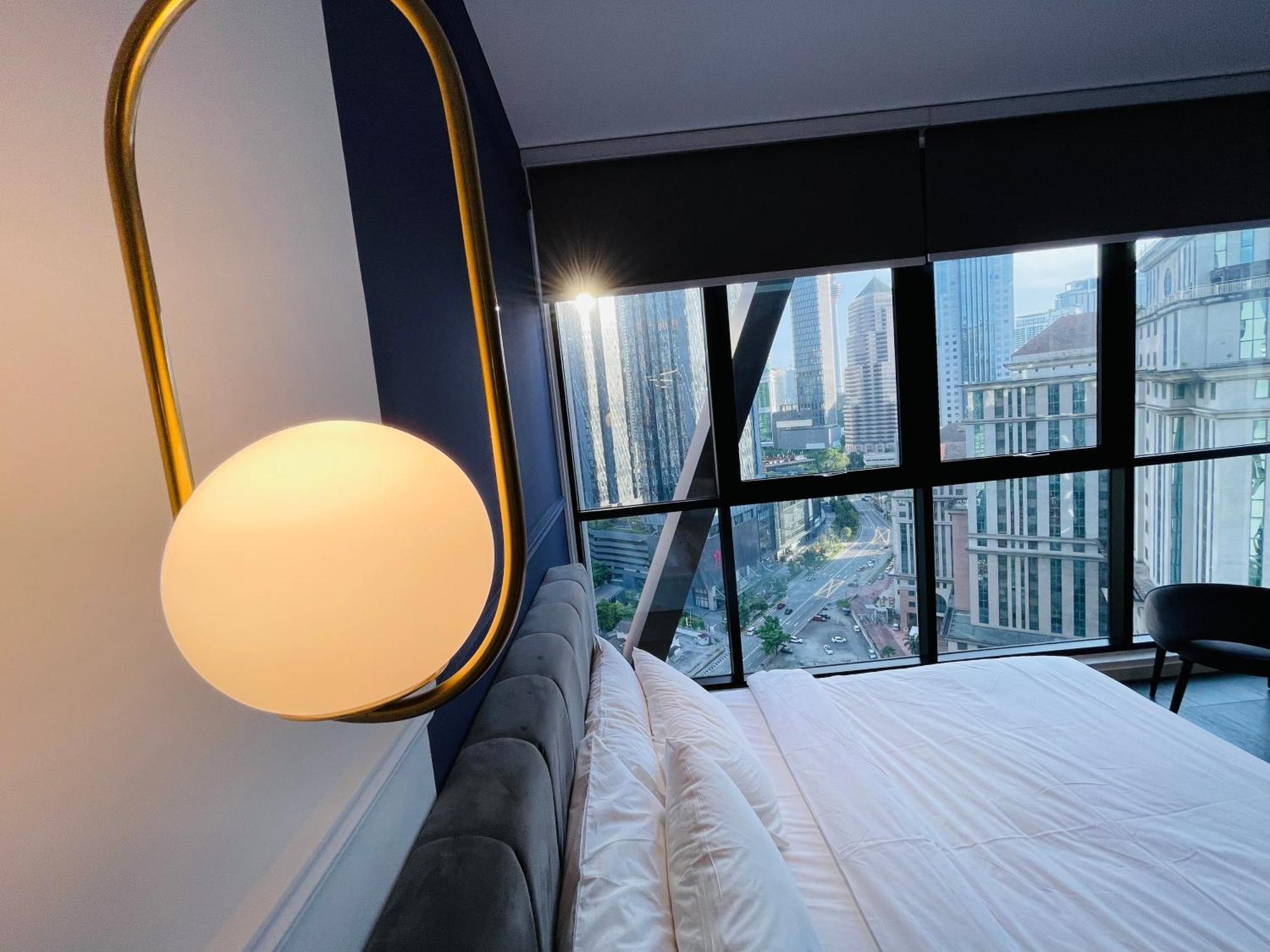 Scarletz Suites Klcc By Gc Luxury Suites Куала-Лумпур Экстерьер фото
