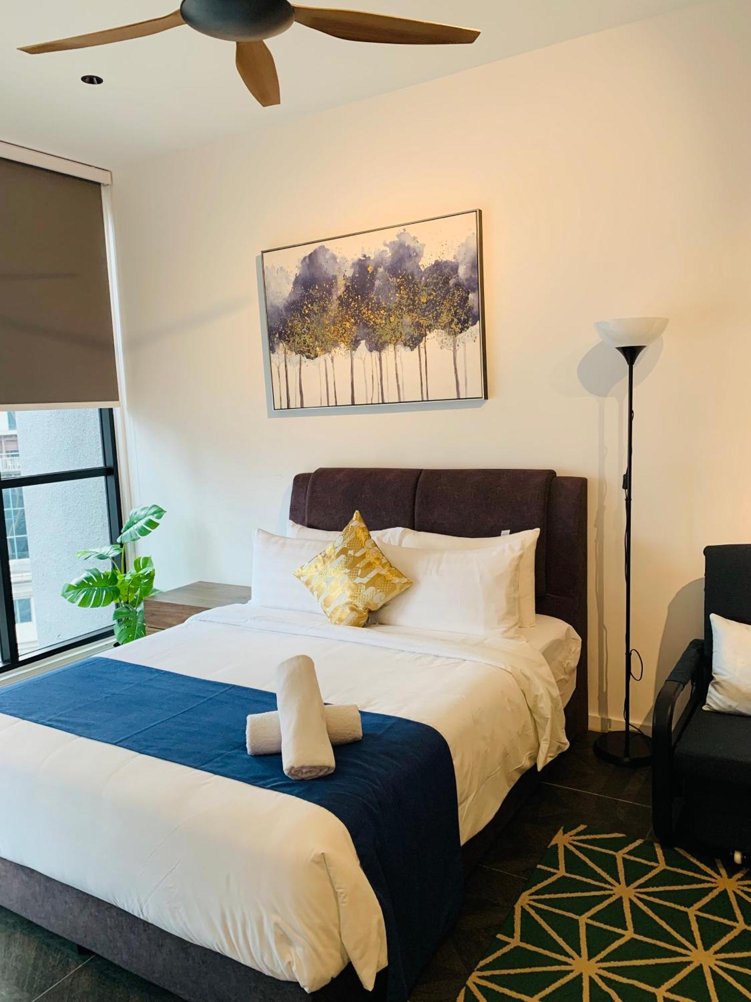 Scarletz Suites Klcc By Gc Luxury Suites Куала-Лумпур Экстерьер фото