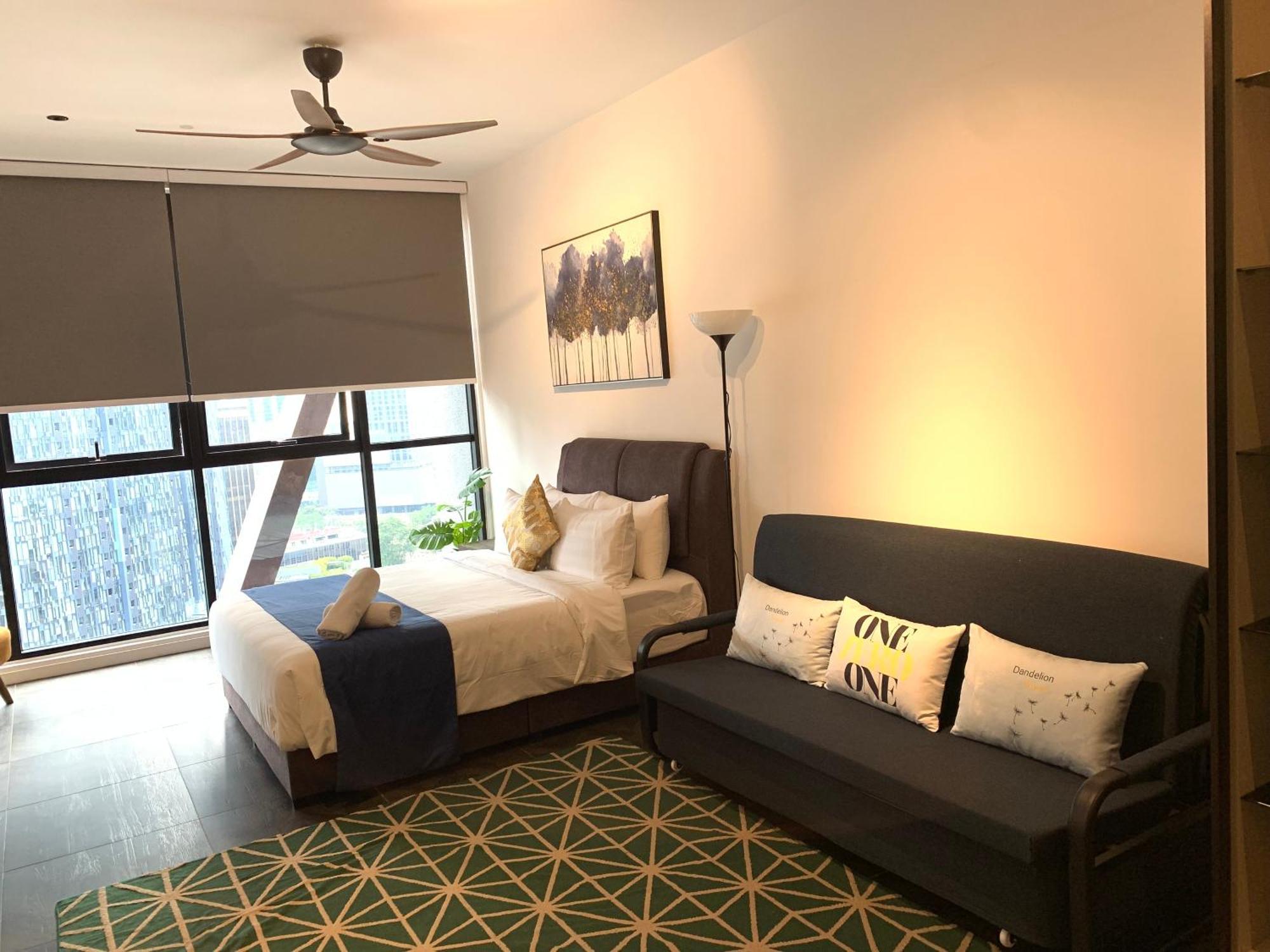 Scarletz Suites Klcc By Gc Luxury Suites Куала-Лумпур Экстерьер фото